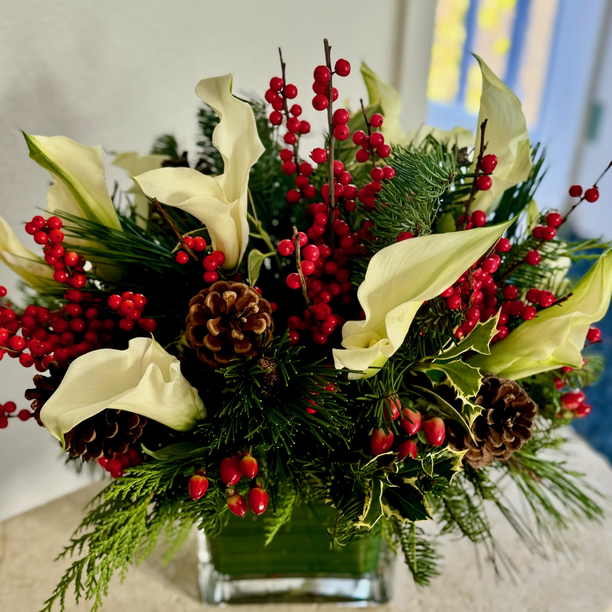 (image for) Winter Berry Elegance Bouquet